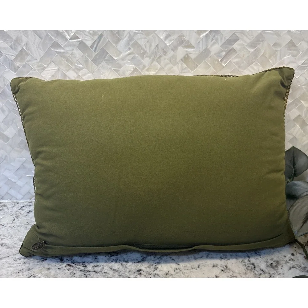 Pier 1 Imports Beaded Embroidered Ornaments Snowflakes Throw Pillow Christmas‎
